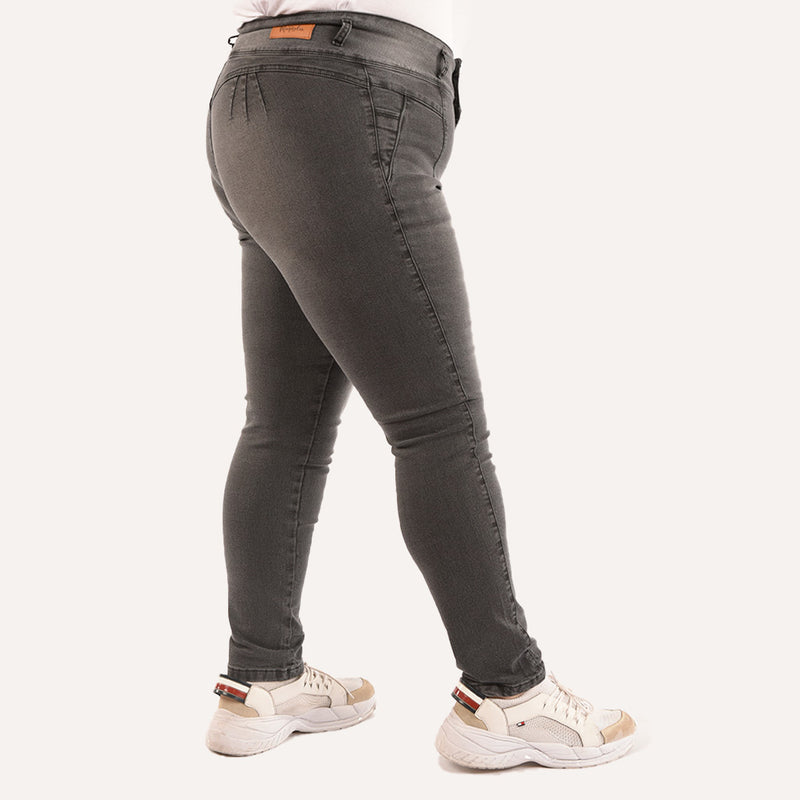 Pantalón Magnolia Denim Strech Pitillo - 2x S/130.00 y 3x S/180.00