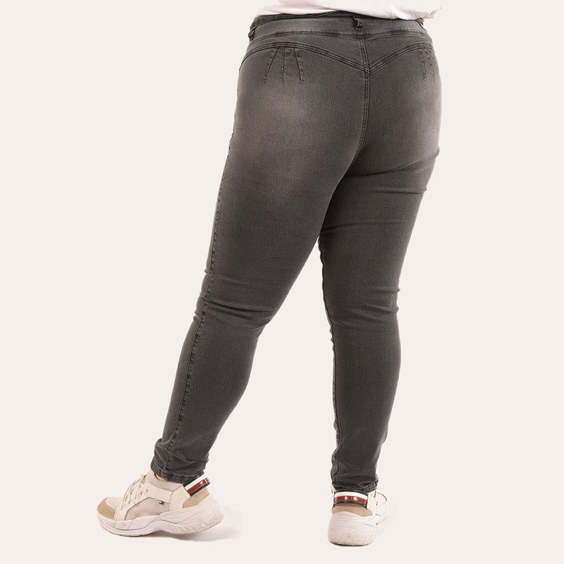 Pantalón Magnolia Denim Strech Pitillo - 2x S/130.00 y 3x S/180.00