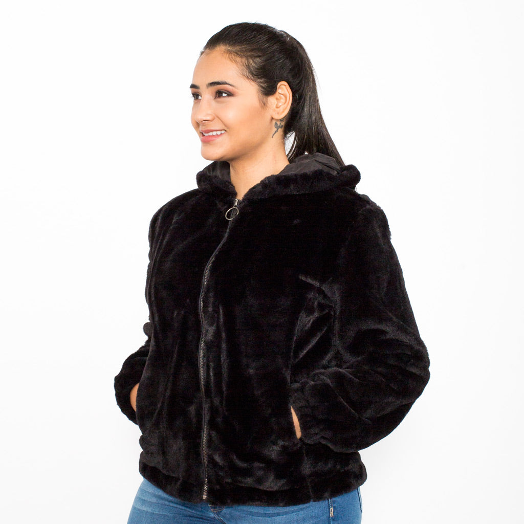 Casaca FST Mujer - 2x S/90.00 y 3x S/120.00